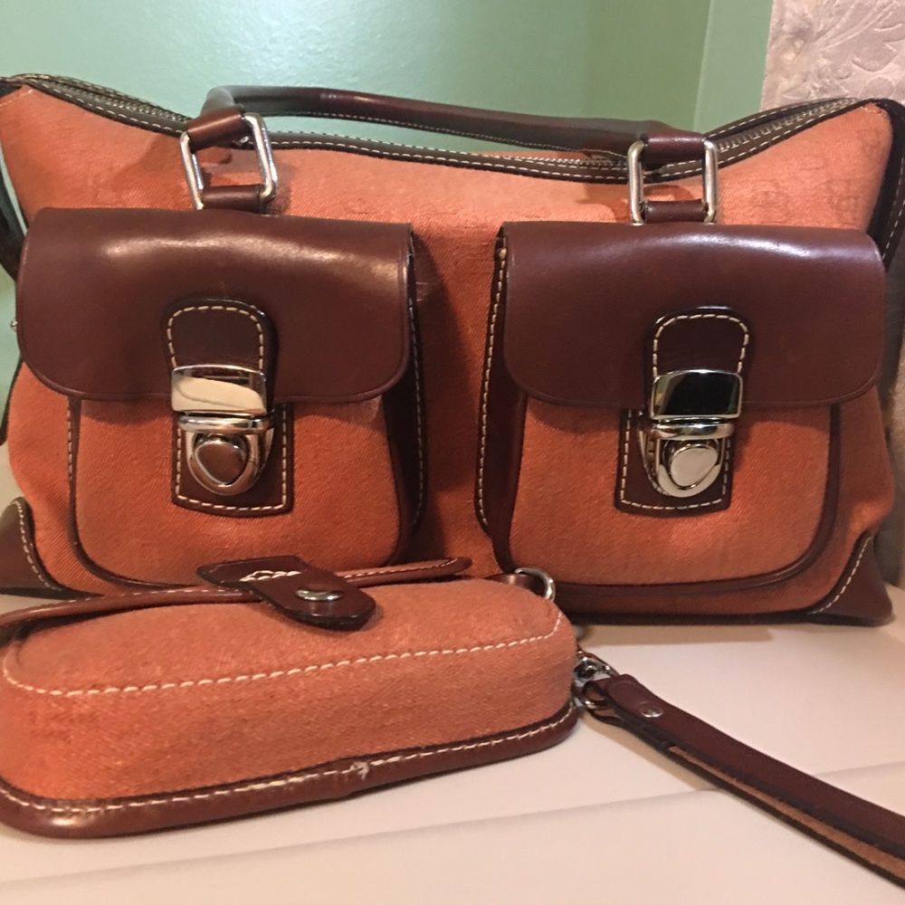 Dooney & Bourke Rust Tote w/Cash Clutch HP65C RU